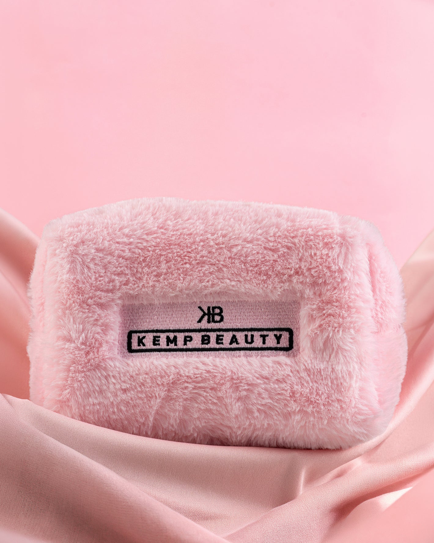 Kemp Beauty pink travel bag included in the Max Performance Lash Kit